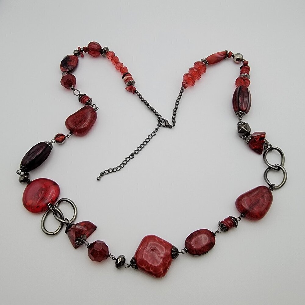 Gunmetal-Tone Red Lucite Bead Station Necklace 38 In Translucent Bubble-Gum
